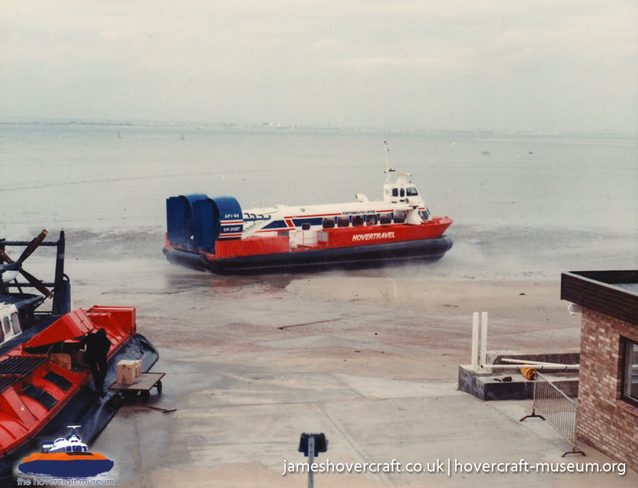 AP1-88 hovercraft at Ryde hoverport -  (credit: The <a href='http://www.hovercraft-museum.org/' target='_blank'>Hovercraft Museum Trust</a>).